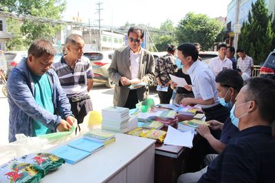 陽新縣開展“送農資、送政策、送技術”下基層活動，同步提供法律咨詢助力鄉村振興